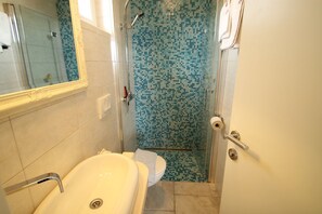 Apartment, 1 Bedroom | Bathroom | Towels - Apartments Kordic (Rab)