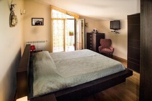 Double Room, 1 Queen Bed, Non Smoking | Desk, free WiFi