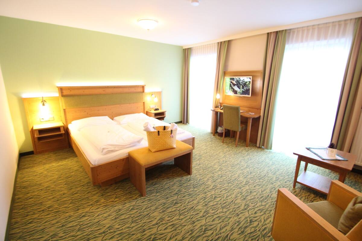 In-room safe, desk, blackout curtains, soundproofing