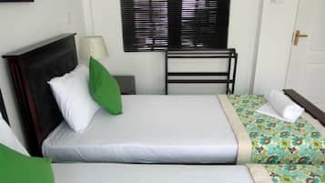 3 bedrooms, Egyptian cotton sheets, premium bedding, down duvets