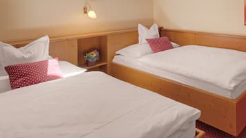 Junior-Zimmer, 2 Einzelbetten, Nichtraucher | 1 Schlafzimmer, Zimmersafe, Verdunkelungsvorhänge