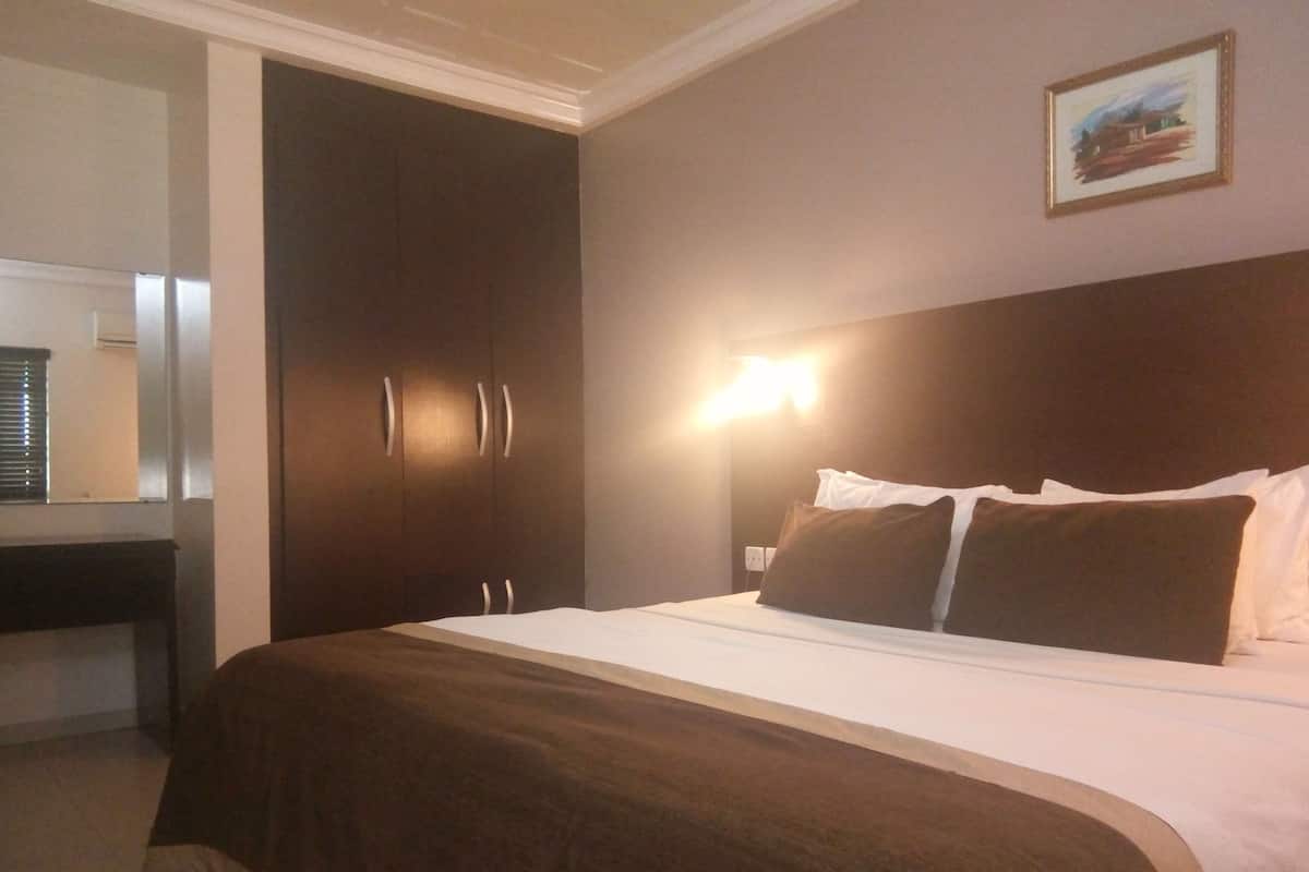 Individually decorated, desk, free WiFi, bed sheets