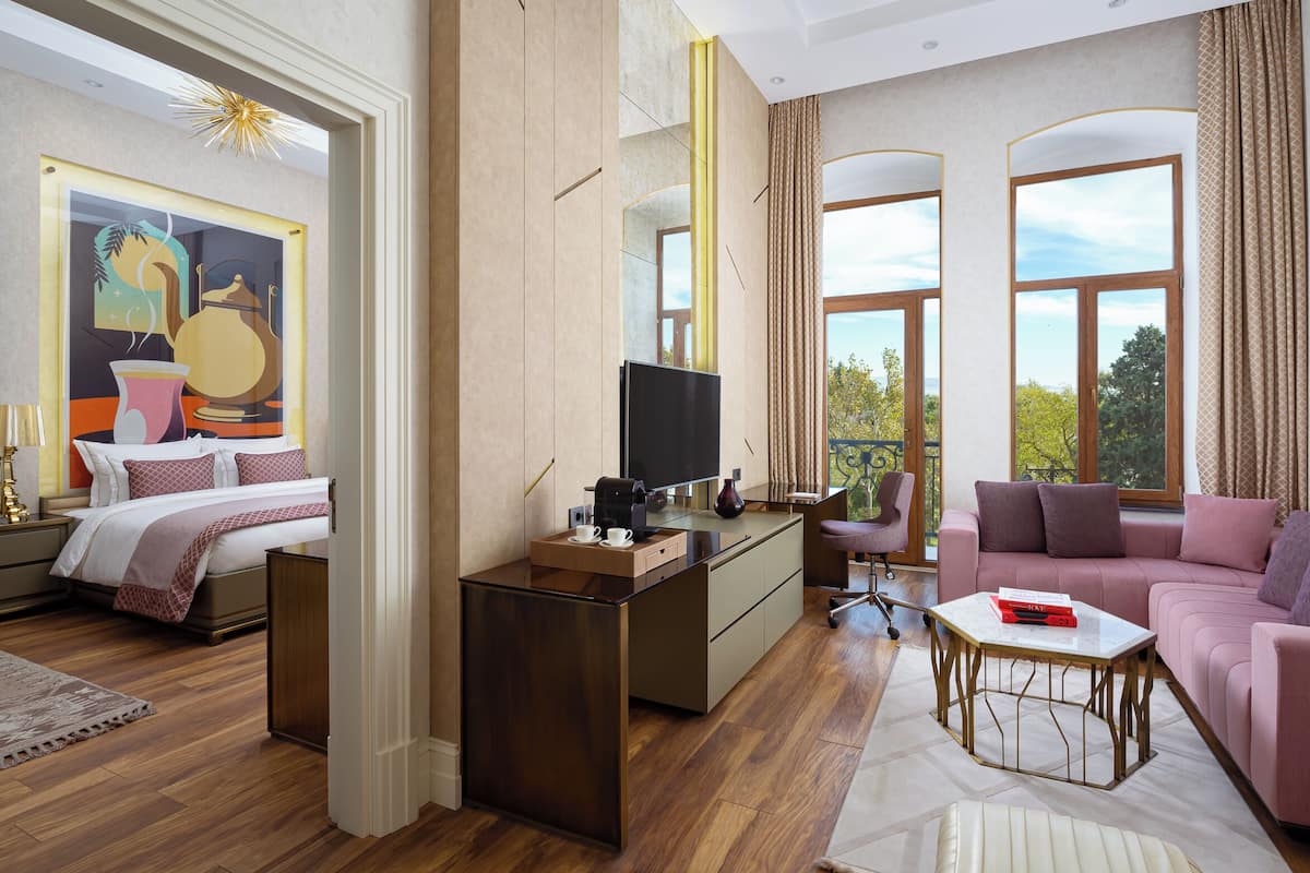Executive Suite with Balcony | Frette Italian sheets, premium bedding, Tempur-Pedic beds, in-room safe