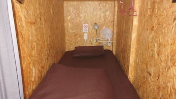 Cortinas opacas, tabla de planchar con plancha, wifi gratis