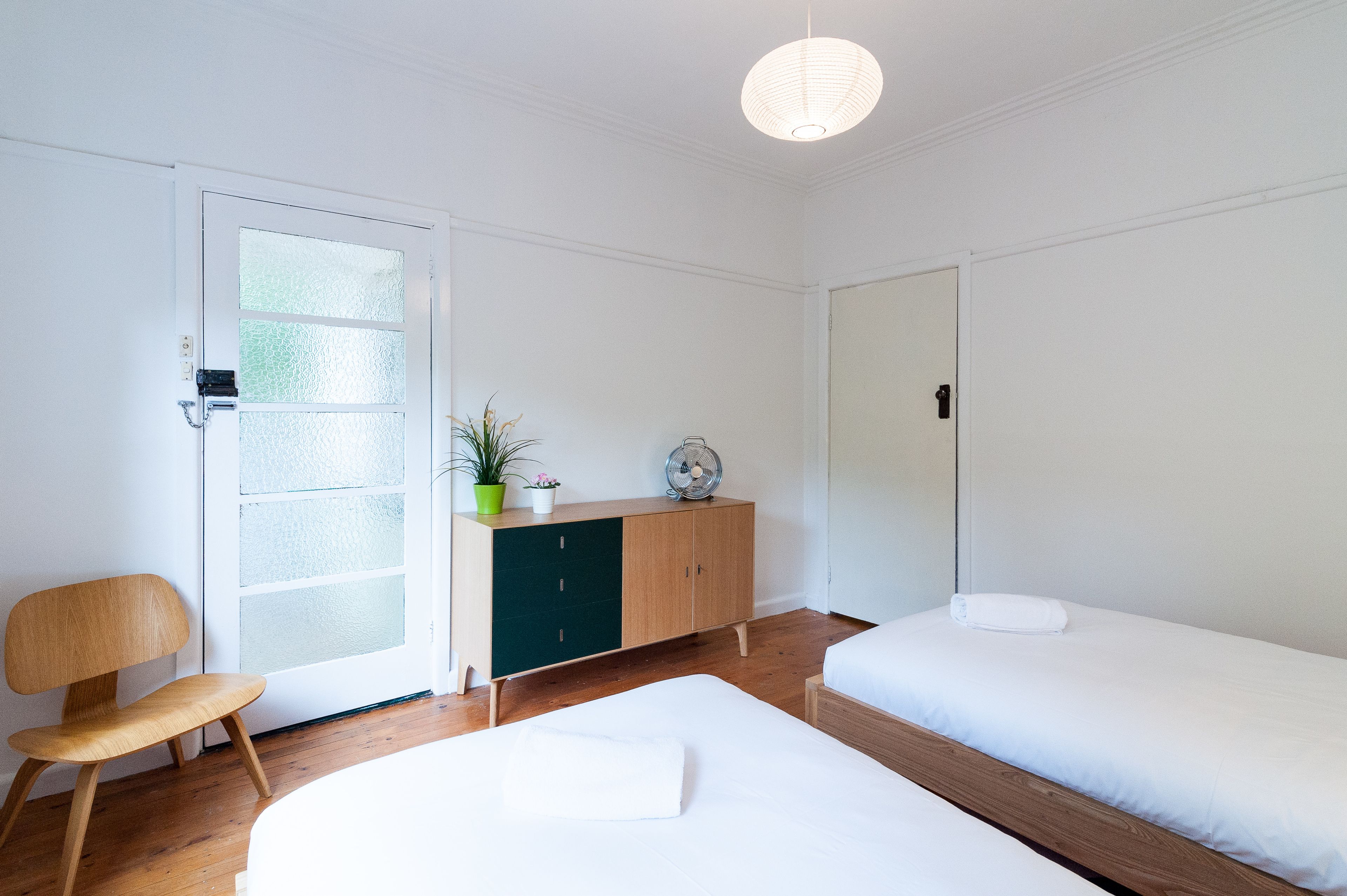 3 عدّة غرف نوم ومكواة/لوح كي وواي فاي مجانًا وملاءات أسرّة