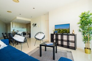 House, 3 Bedrooms | Living area