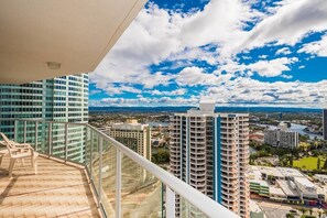 Appartement, 2 chambres | Balcon