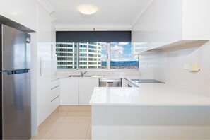 Apartment, 2 Bedrooms | Private kitchen