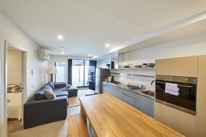 Apartment, 2 Bedrooms | Living area
