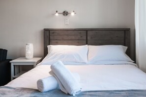 Iron/ironing board, free WiFi, bed sheets - Resort Style Studio - Lane Cove (Lane Cove North)