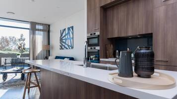 House, 5 Bedrooms | Private kitchen | Full-size fridge, microwave, oven, stovetop