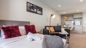 Studio | Iron/ironing board, free WiFi, bed sheets - Light, Modern Studio- Central to City and Airport (Nundah)