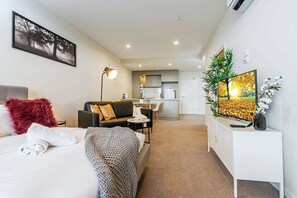 開放式客房 | 熨斗/熨衣板、免費無線上網、床單