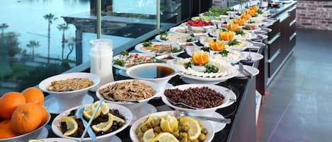 包含每日自助早餐