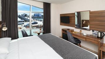 Deluxe Double Room, Lake View | 1 bedroom, Frette Italian sheets, premium bedding, in-room safe
