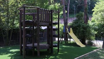 Children’s play area – outdoor