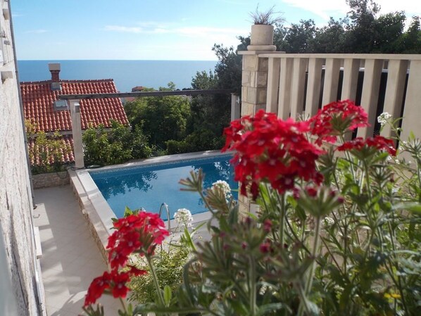 Outdoor pool, open 10:00 AM to 9:00 PM, sun loungers - Villa Klaic Guesthouse Dubrovnik (Dubrovnik)
