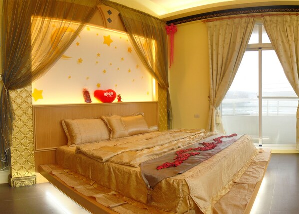 Basic Double Room, 1 Double Bed, Non Smoking, Ocean View | Desk, blackout drapes, free WiFi, bed sheets