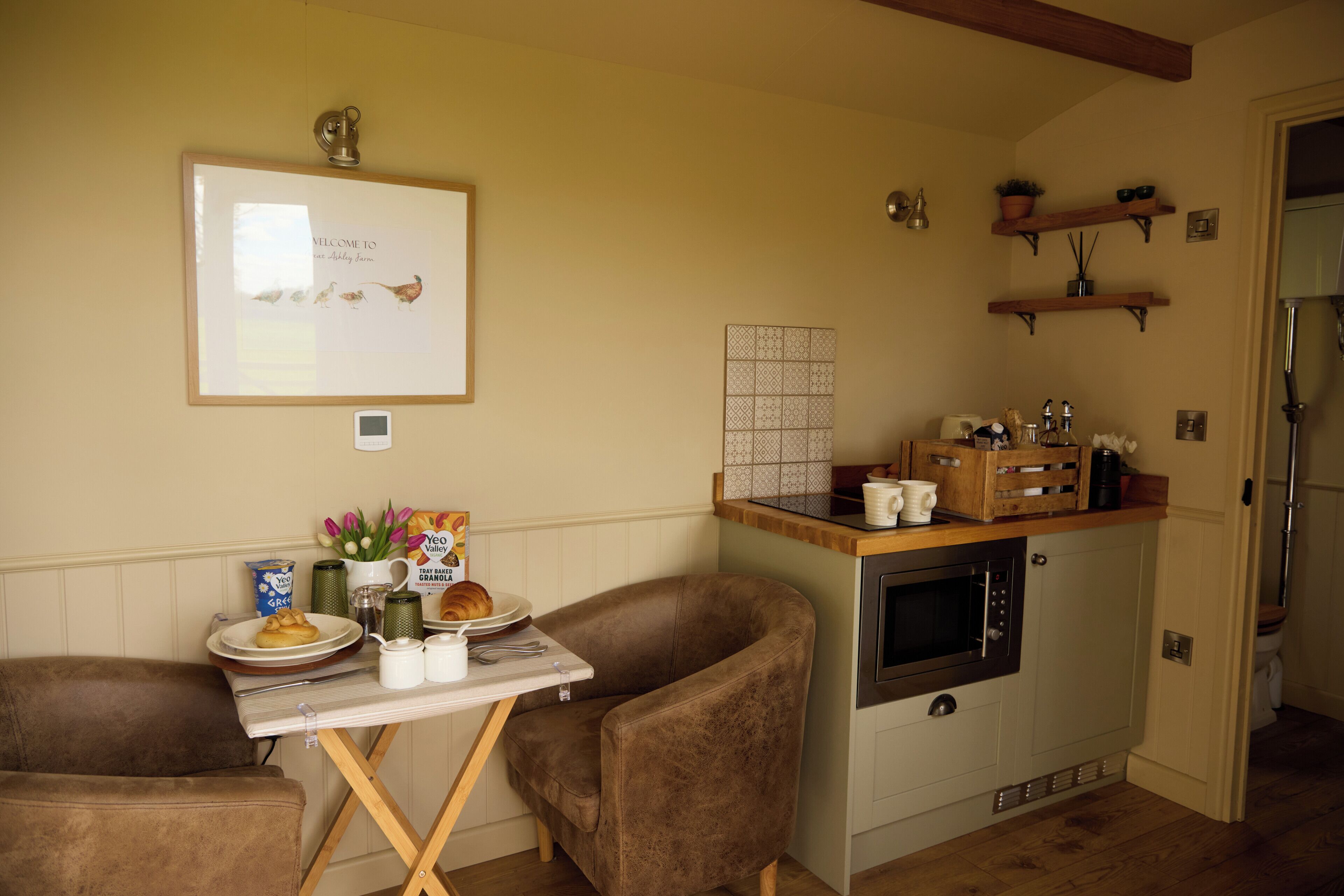 Foto - Great Ashley Farm Cottage and Shepherds Huts.