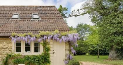Great Ashley Farm Cottage and Shepherds Huts.
