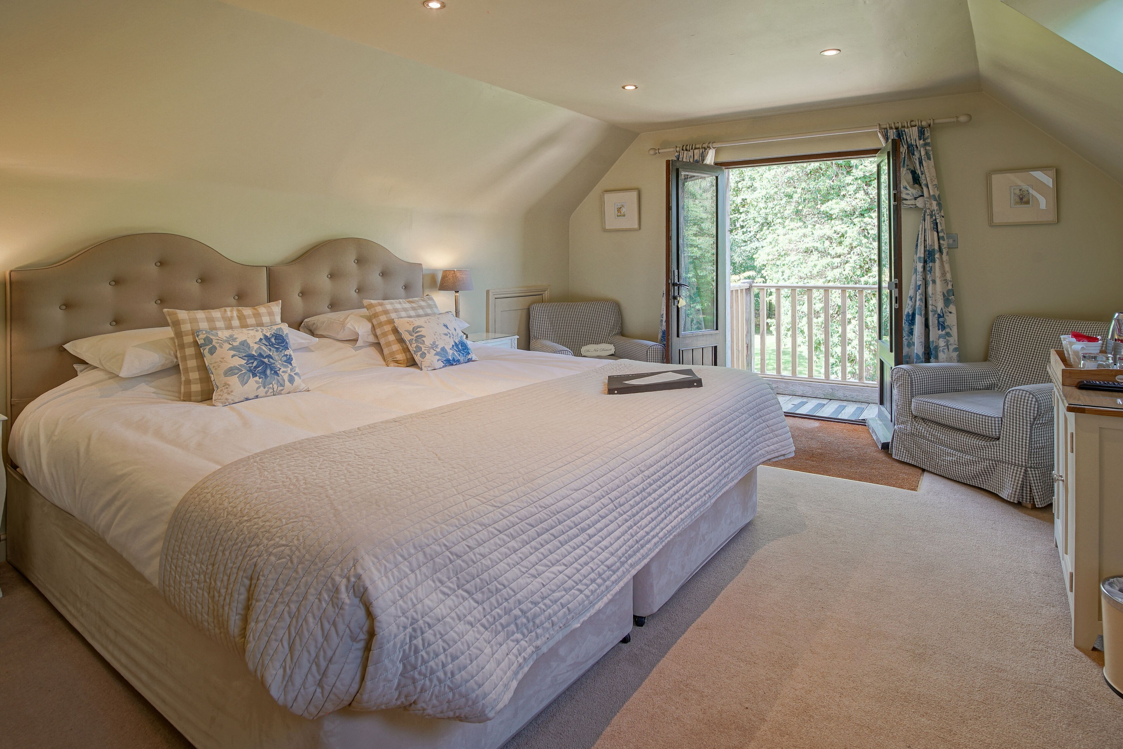 Egyptian cotton sheets, premium bedding, individually decorated