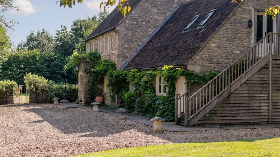Great Ashley Farm B&B and Shepherds Huts