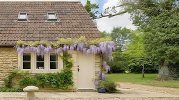 One Bedroom Cottage | Terrace/patio