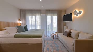 Executive King Room | 特厚豪華床墊、迷你吧贈品、房內夾萬、書桌
