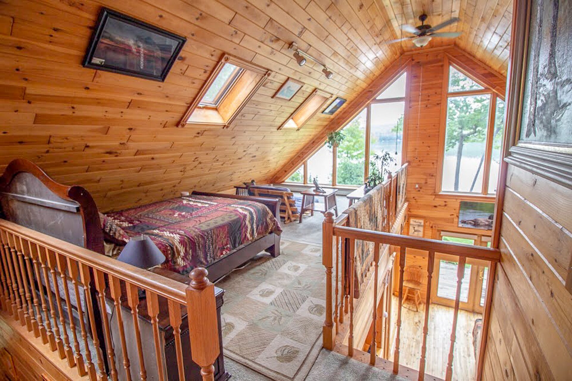 5 bedrooms, iron/ironing board, WiFi, bed sheets