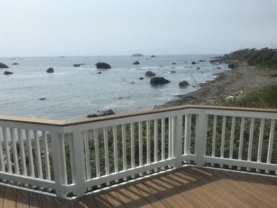 Ocean's Edge-Ocean front home!!!!