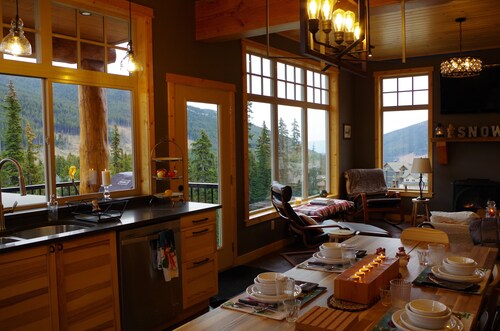 Nouveau chalet Ski-in / Ski-out sur sentier des grands-pères avec vue panoramique 