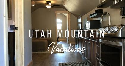 Surround Yourself with 2.5 Acres of Private Mountain Escape - 1 Bed/1.5 Bath