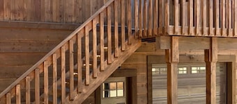 Surround Yourself with 2.5 Acres of Private Mountain Escape - 1 Bed/1.5 Bath