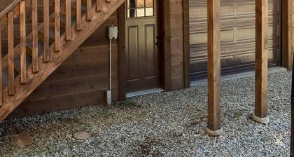 Surround Yourself with 2.5 Acres of Private Mountain Escape - 1 Bed/1.5 Bath