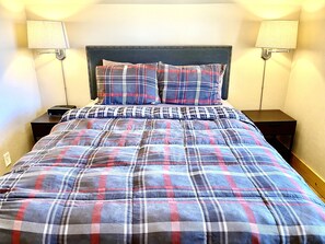 1 slaapkamer, een strijkplank/strijkijzer, gratis wifi, beddengoed