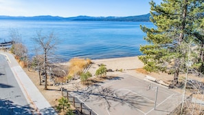 Sports court - Kings Beach cabin in North Lake Tahoe (Kings Beach)