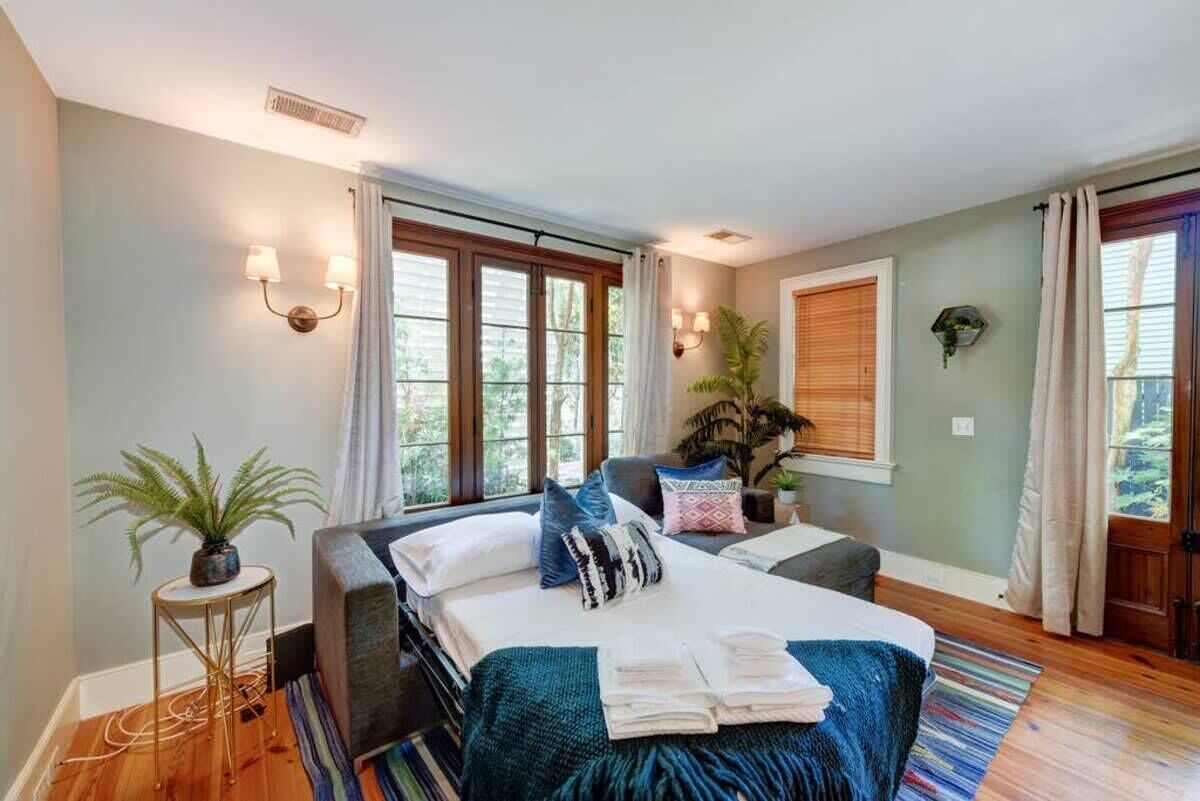 1 bedroom, iron/ironing board, WiFi, bed sheets