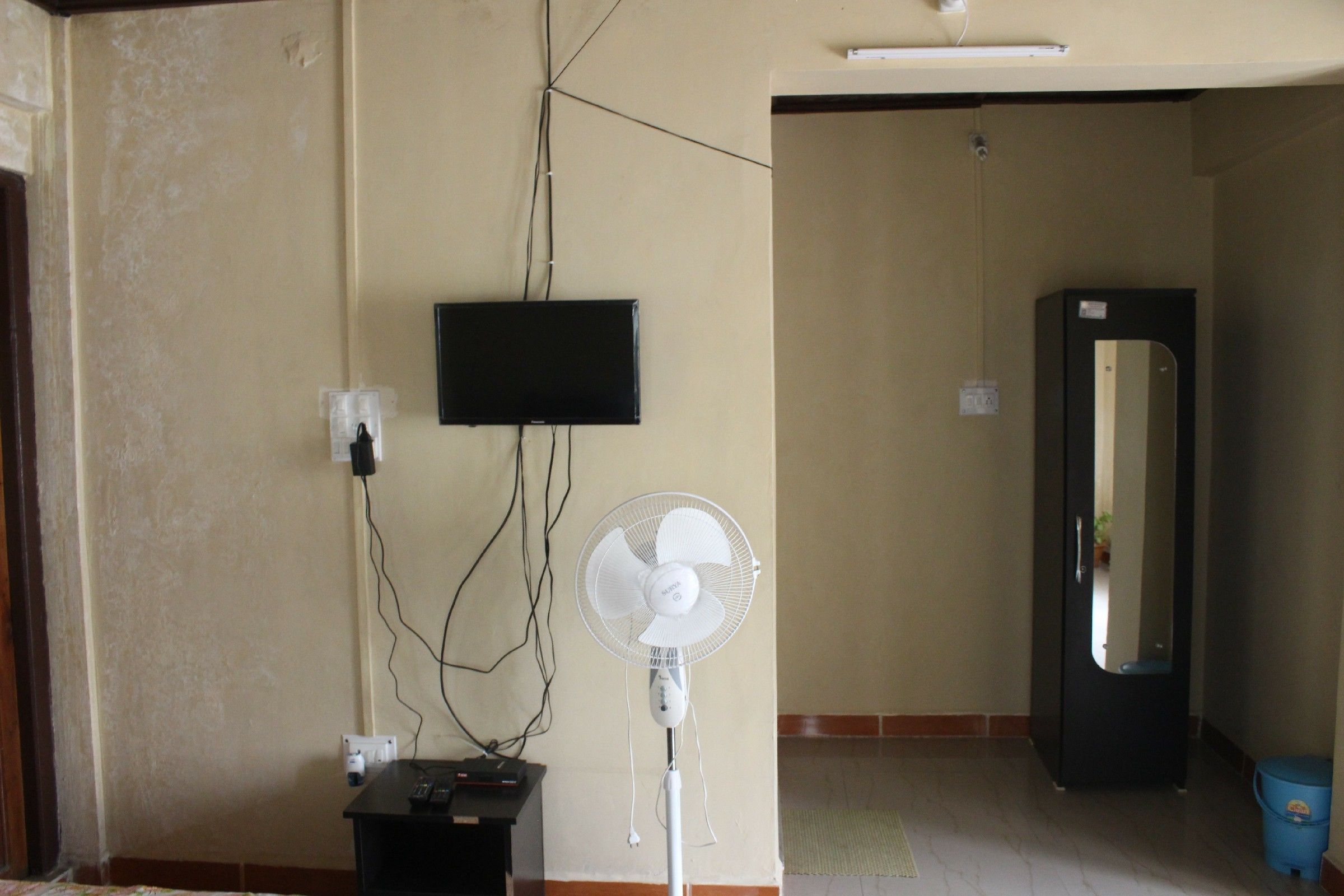 Deluxe Room, 1 Double Bed, Non Smoking | Rollaway beds, bed sheets