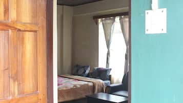 Deluxe Room, 1 Double Bed, Non Smoking | Rollaway beds, bed sheets