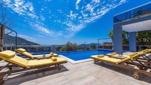 Sundeck