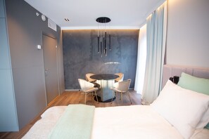 Junior Studio Suite | Desk, laptop workspace, free WiFi, bed sheets - Stad Hotell (Stad)