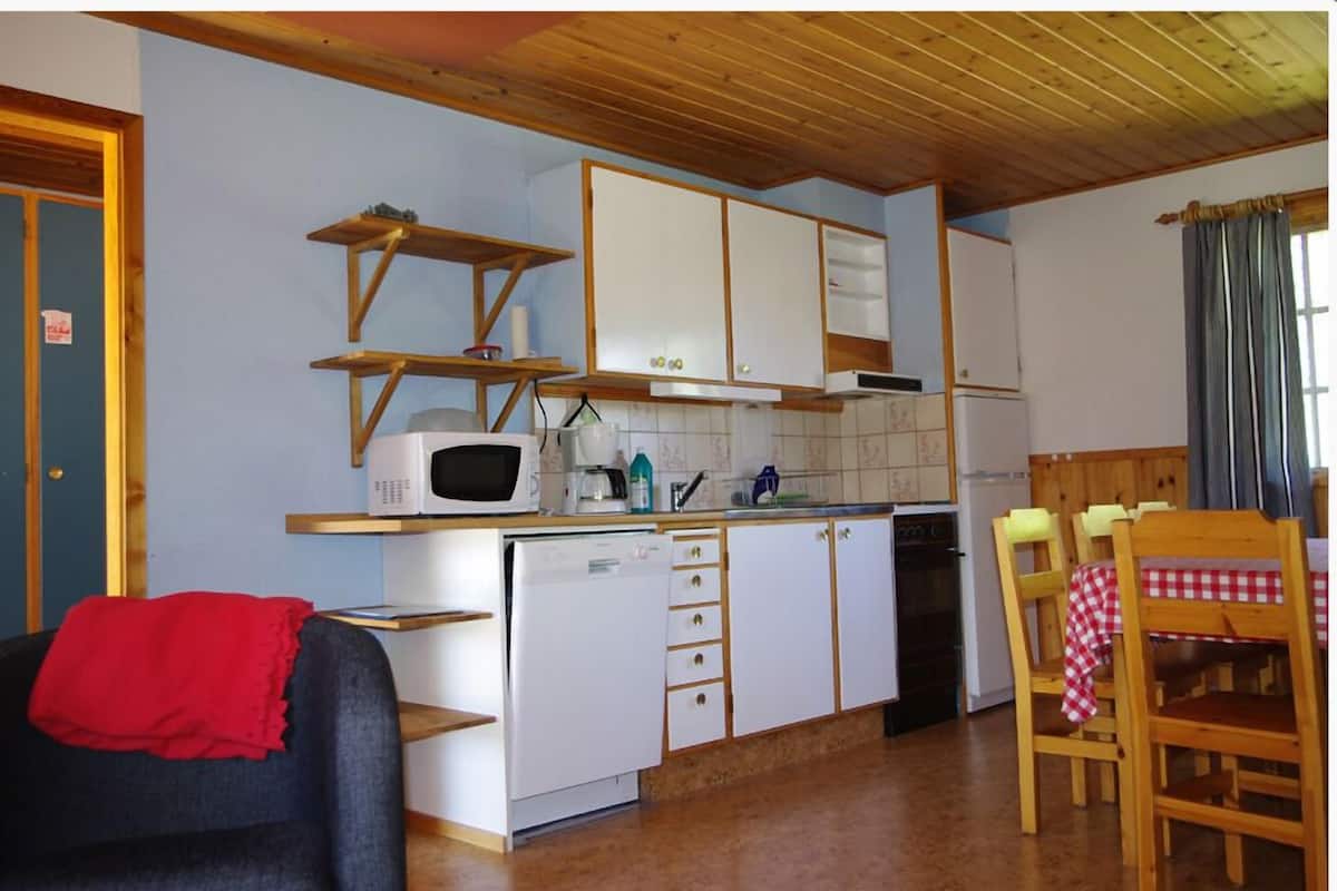 Tilde | Private kitchen | Coffee/tea maker, full-size fridge, microwave, oven