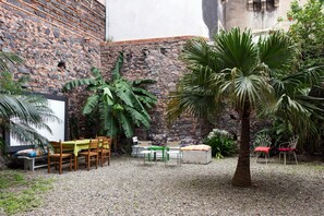 Courtyard - Alcalà Living B&B (Catania)