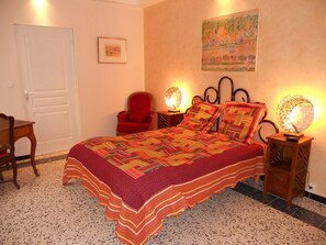 Habitación doble (Bougainvillee) | Minibar, caja fuerte, decoración individual y mobiliario individual