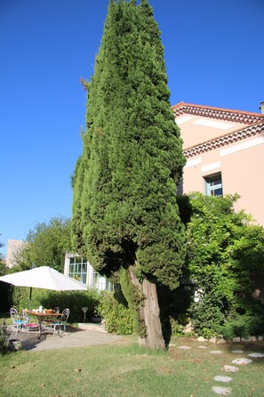 Front of property - Villa Hanna chambres et table d'hôtes (Combas)