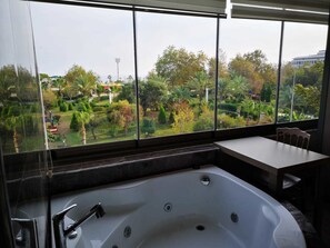 جناح إستديو - بمنظر للبحر | ملاءات من القطن المصري وأغطية فراش متميزة ومكواة/لوح كي وواي فاي مجانًا