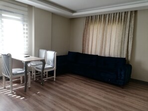 Condo, 1 habitación, vista al jardín | Sábanas de algodón egipcio y ropa de cama de alta calidad 