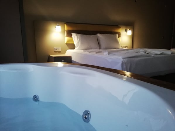 Studio Suite, Sea View | Beach/ocean view
