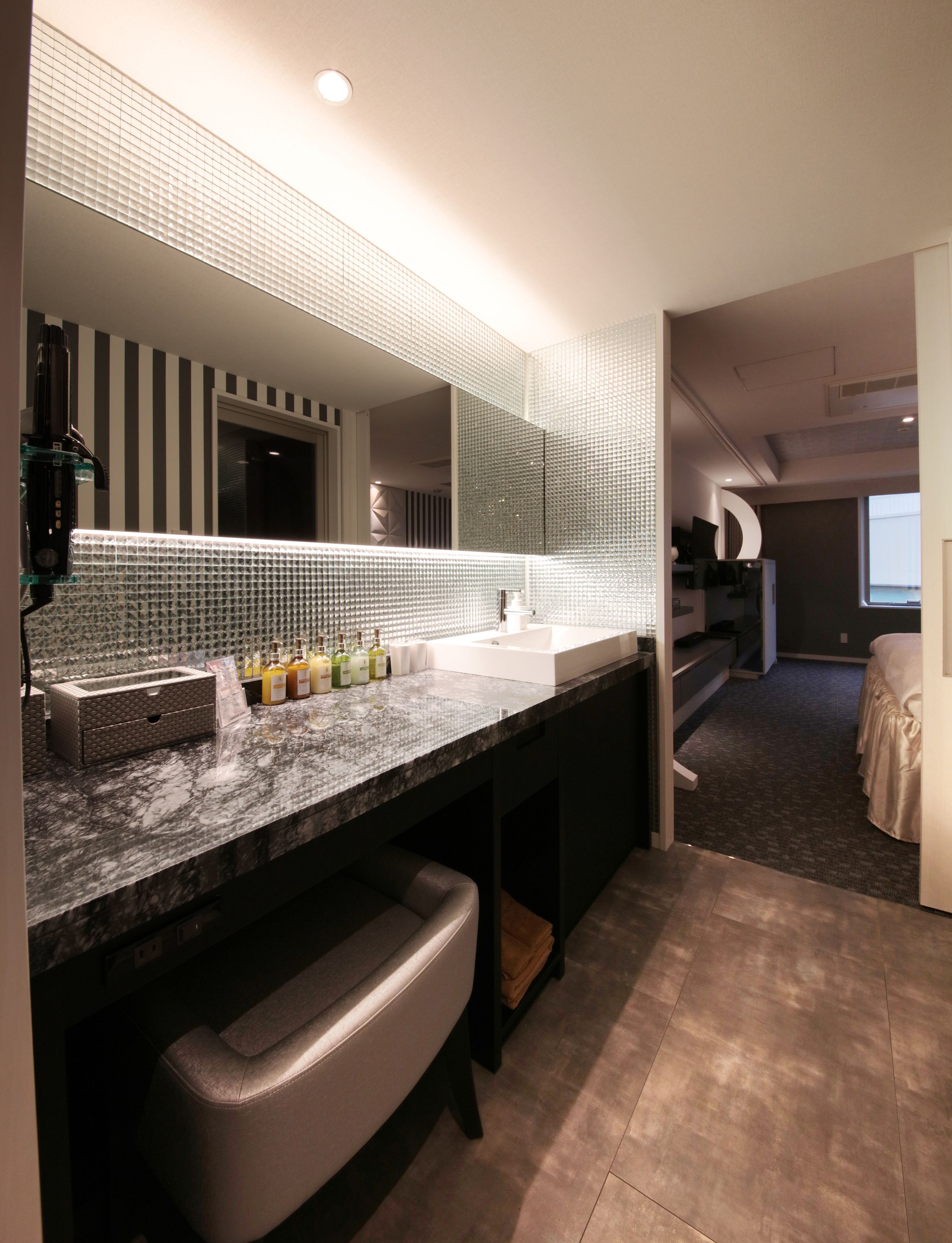 [non-smoking]deluxe double room, 1 king bed | bathroom sink