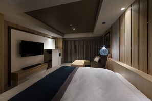 [Non-Smoking]Standard Double Room, 1 King Bed | Down comforters, in-room safe, individually decorated, blackout drapes - N Hotel (Nagoya)